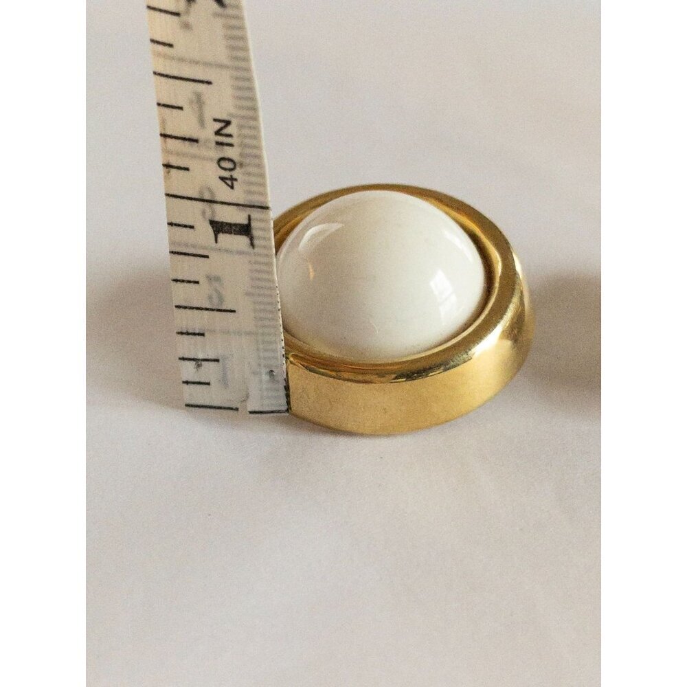 Vintage Trifari Gold & Cream Dome Clip-On Earrings - Picture 3 of 8